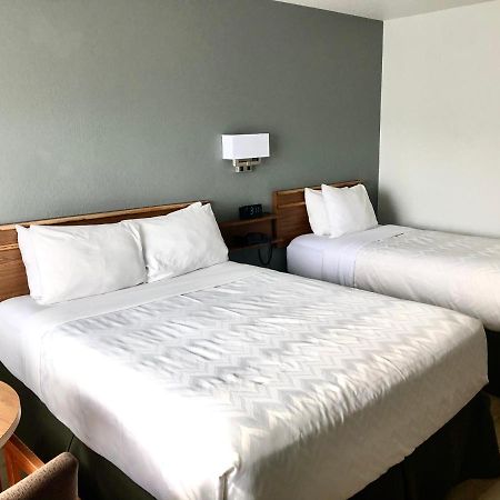 Super 8 By Wyndham Fort Bragg Buitenkant foto