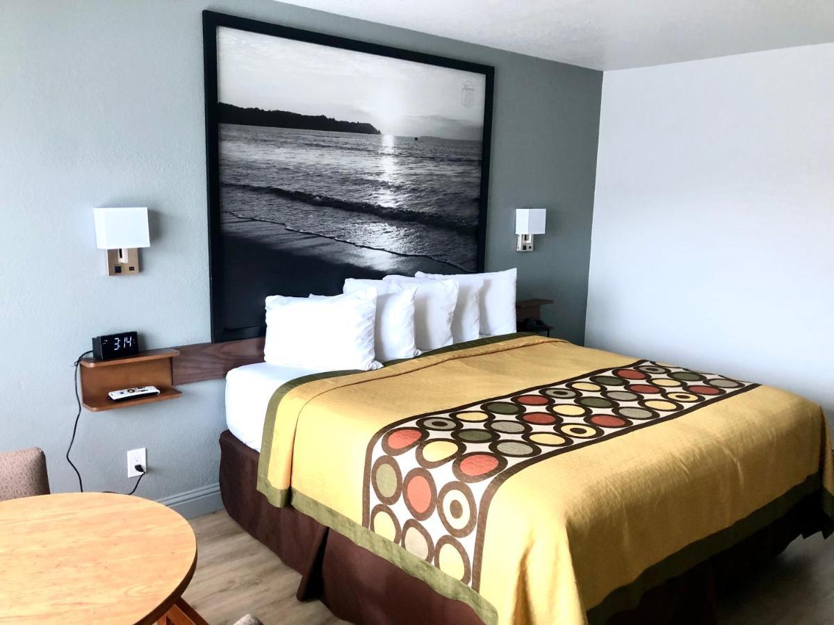 Super 8 By Wyndham Fort Bragg Buitenkant foto