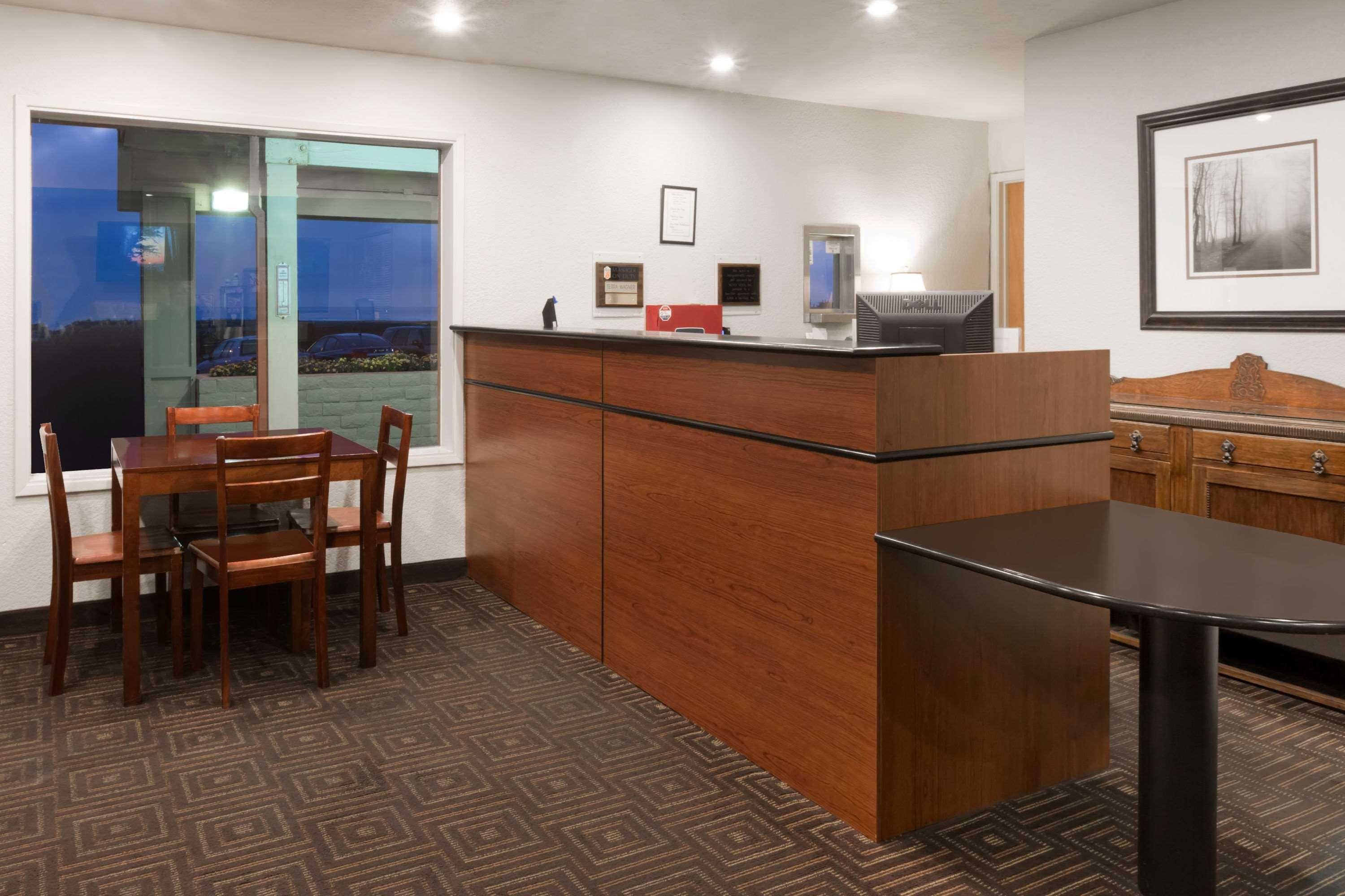 Super 8 By Wyndham Fort Bragg Buitenkant foto