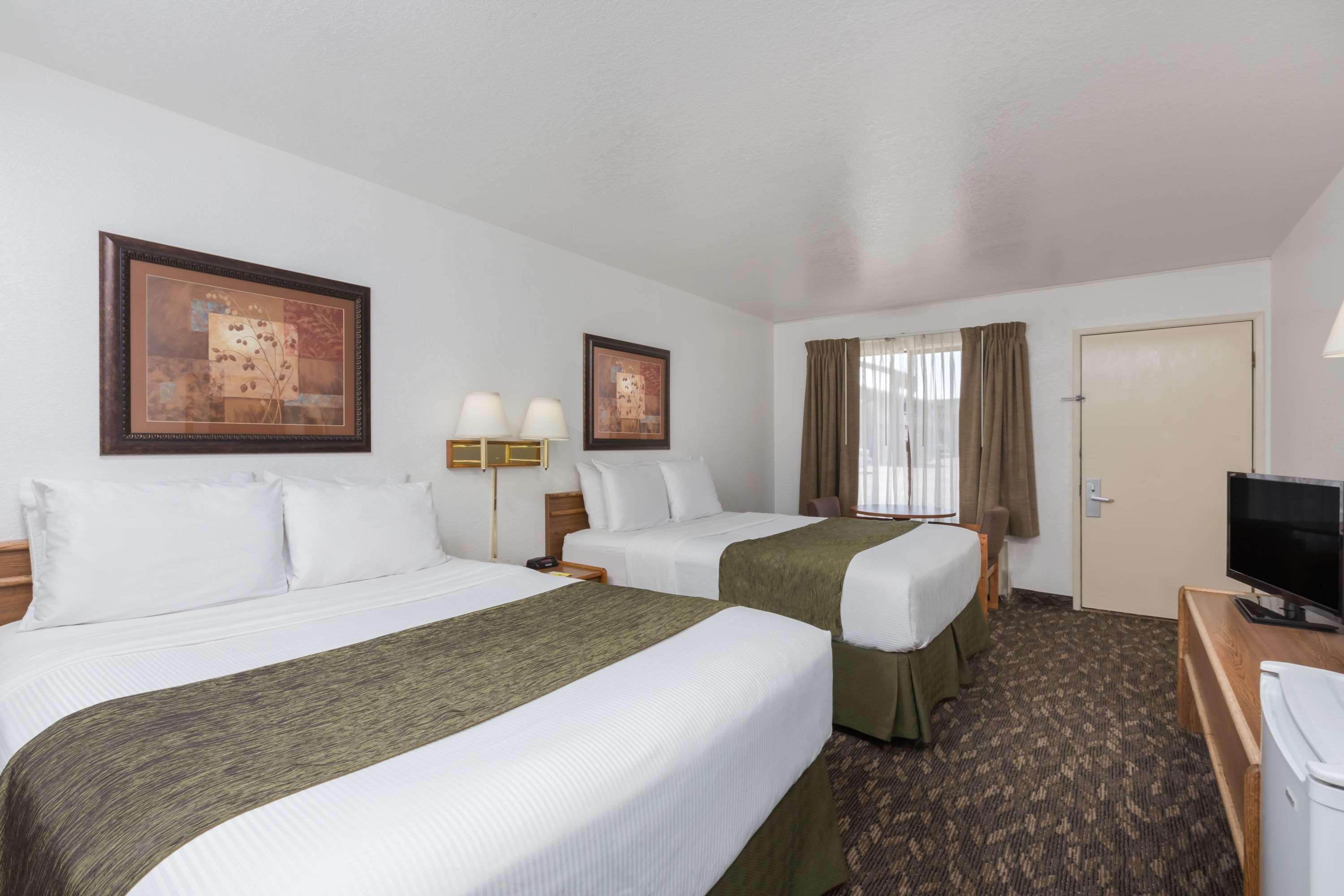 Super 8 By Wyndham Fort Bragg Buitenkant foto