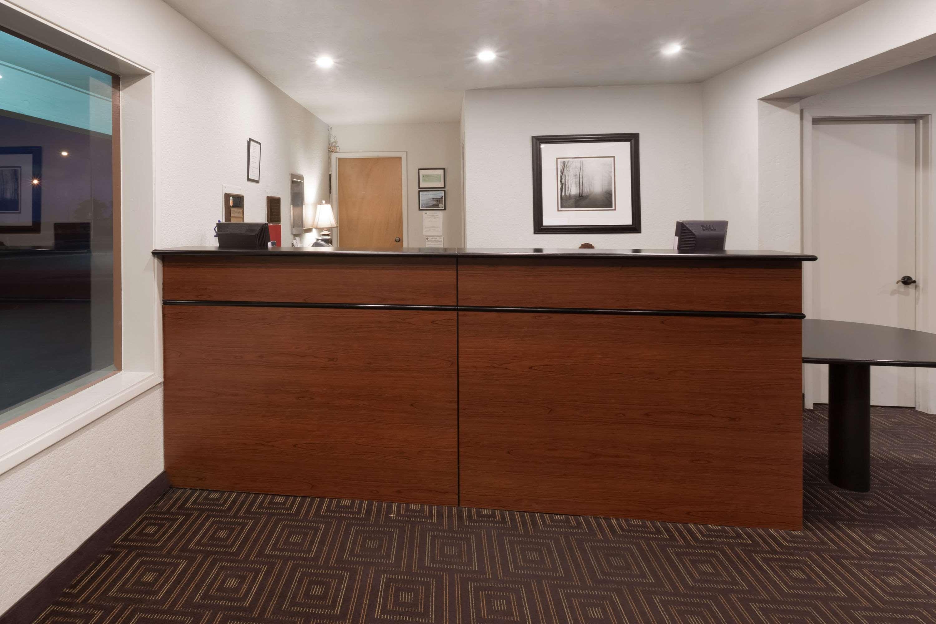 Super 8 By Wyndham Fort Bragg Buitenkant foto