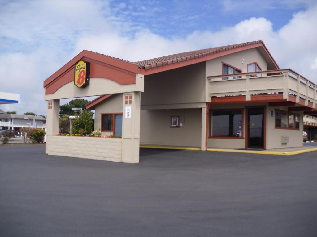 Super 8 By Wyndham Fort Bragg Buitenkant foto