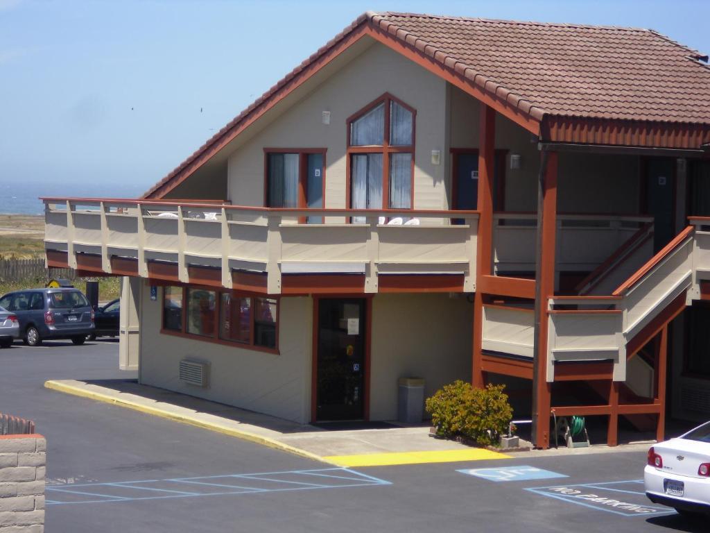 Super 8 By Wyndham Fort Bragg Buitenkant foto