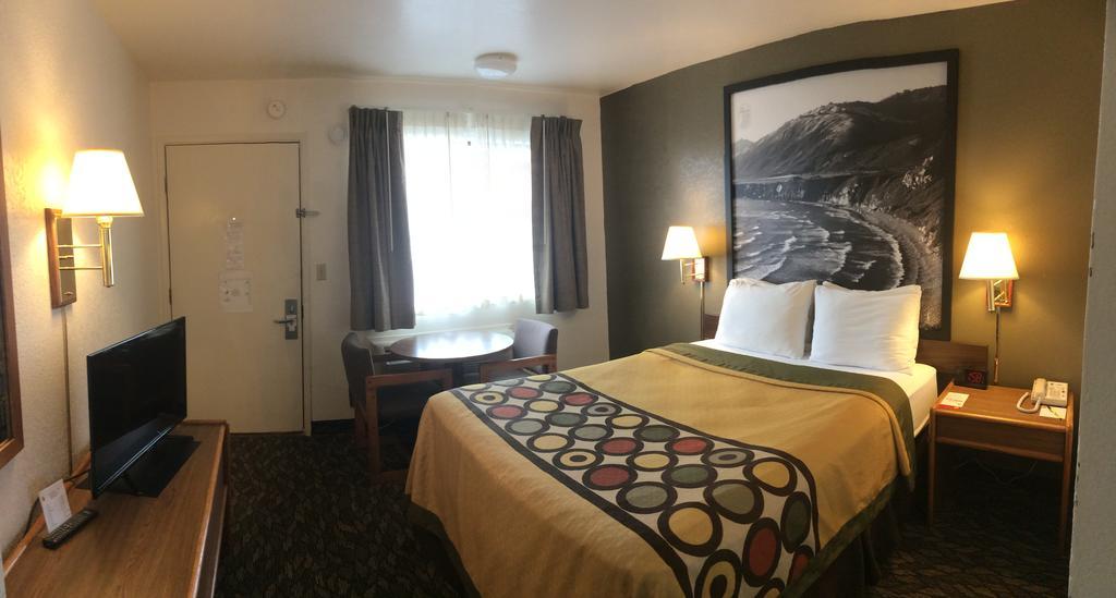 Super 8 By Wyndham Fort Bragg Buitenkant foto